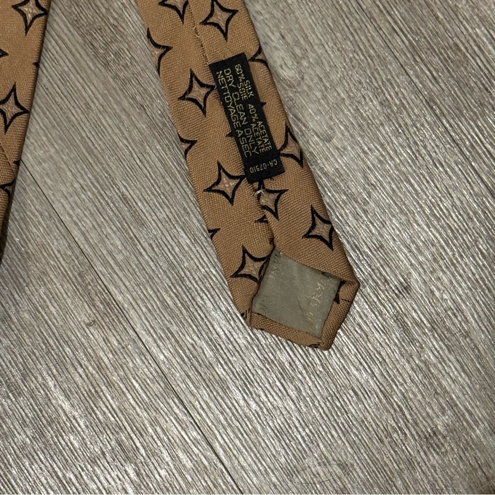 Giorgio Armani Vintage Men's Silk Tie Light Brown Camel Luxury Geometric Print - Picture 6 of 6